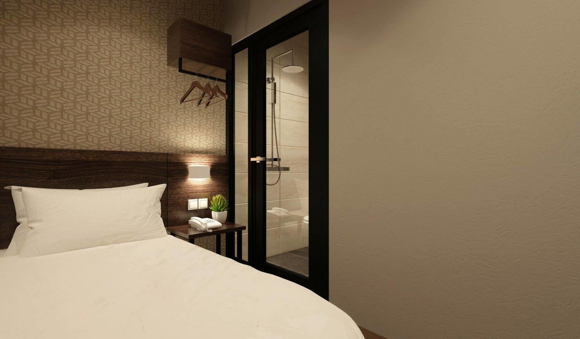 The Square Hotel Skudai Ngoại thất bức ảnh