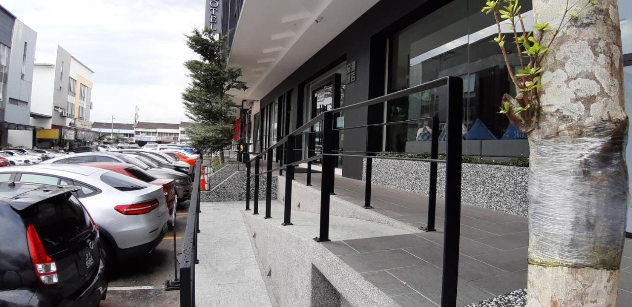 The Square Hotel Skudai Ngoại thất bức ảnh