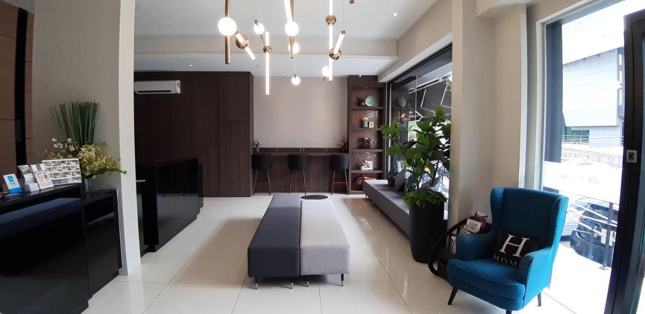 The Square Hotel Skudai Ngoại thất bức ảnh